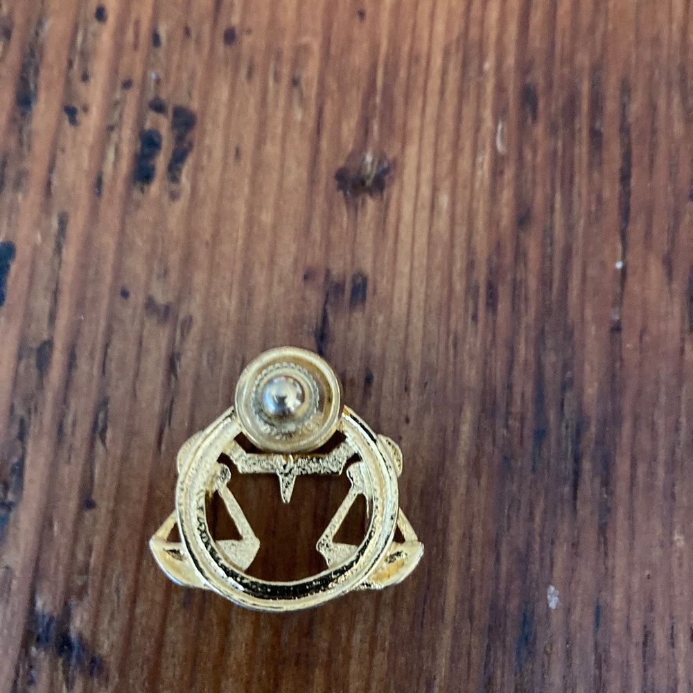 1980’s Avon Libra Tac Pin Brooch, Vintage, Goldtone Scales and Rhinstone - Picture 3 of 4